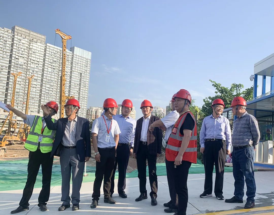 公司董事長笪鴻鵠帶班檢查深圳南門墩超高層建筑群項(xiàng)目