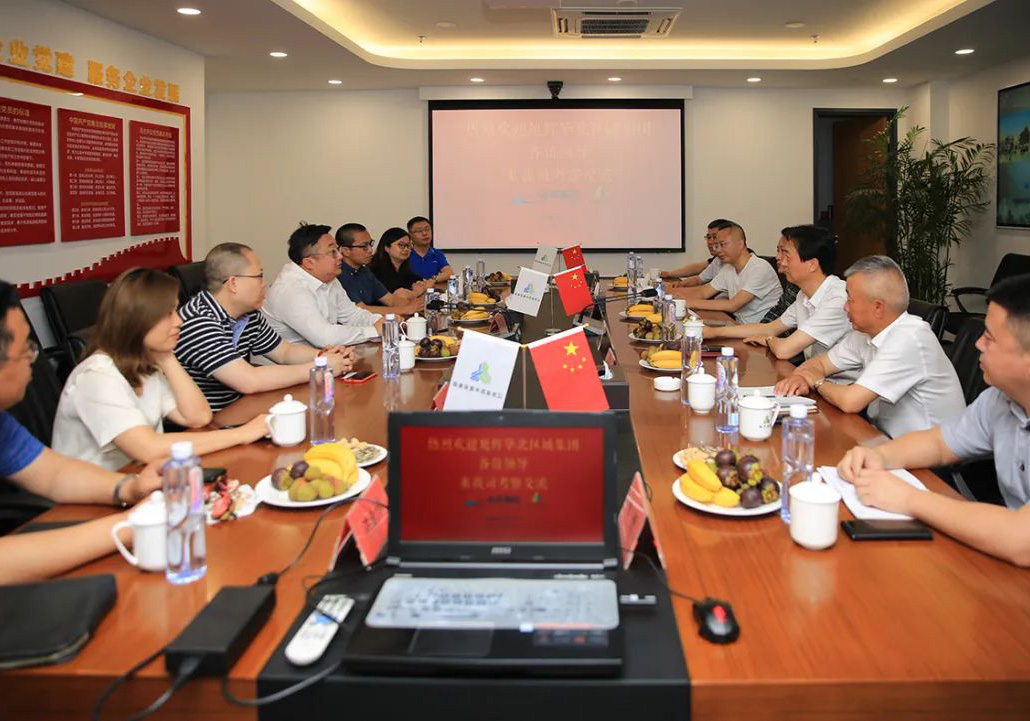 公司總裁陳永明帶隊與華潤置地、旭輝集團、金地集團等戰(zhàn)略大客戶開展高層交流