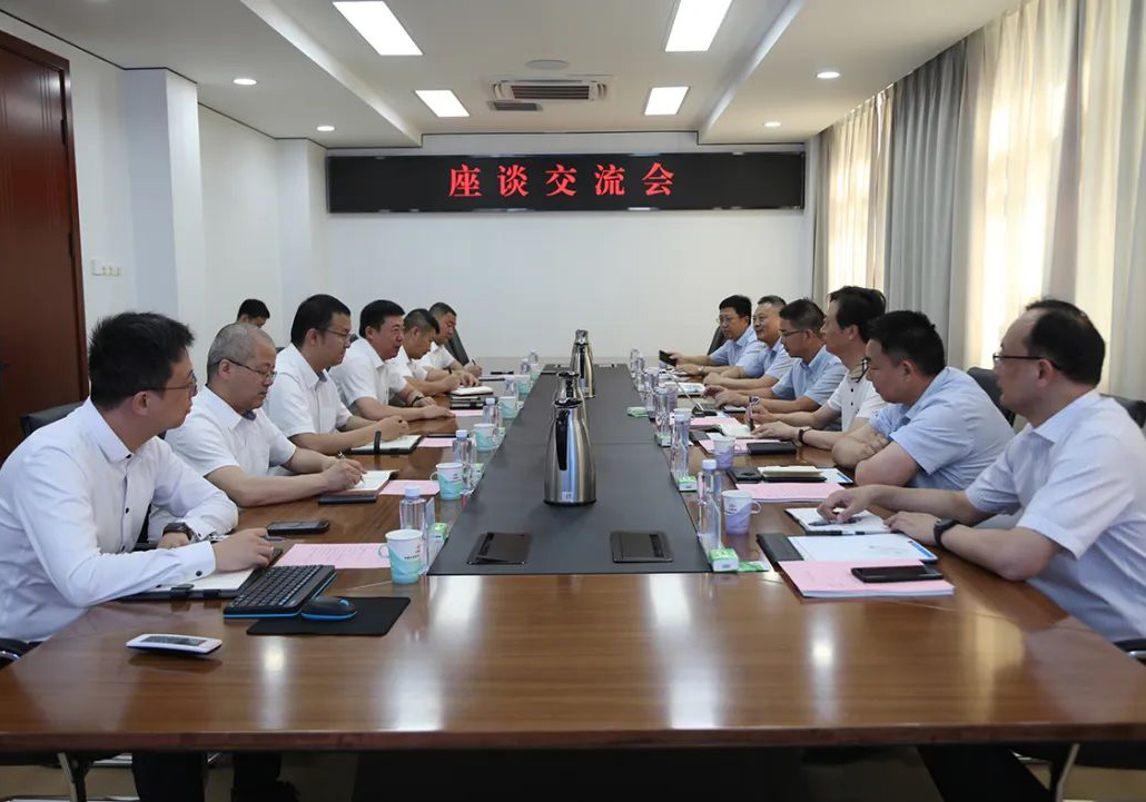 公司總裁陳永明率隊與新疆鐵道勘察設(shè)計院開展合作洽談